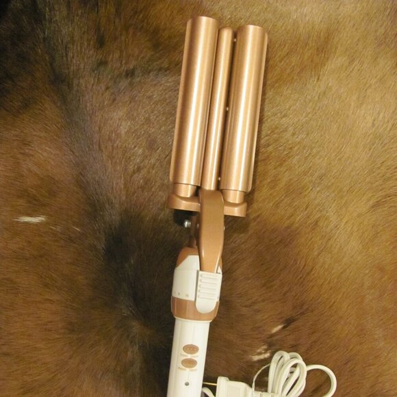 CONAIR DOUBLE CERAMIC TRIPLE BARREL WAVER NIB - Picture 6 of 15